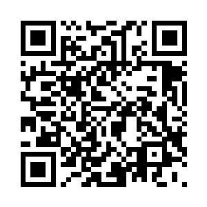 方运在院长的带领下进入王正英之前的住舍二维码生成