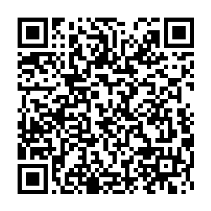 旁边一个士兵见状终于忍无可忍地大声喝斥着他这些昔日的战友们二维码生成