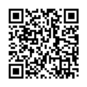 无心抱着肩膀蹲在伸手不见五指的林子里二维码生成