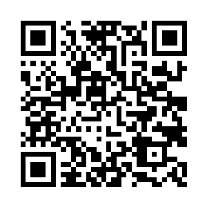 无比巨大的倒锥形山峰在白云中若隐若现二维码生成