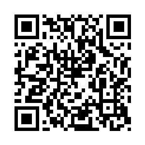 无聊的在乌漆麻黑的人造隧道里来回穿插二维码生成