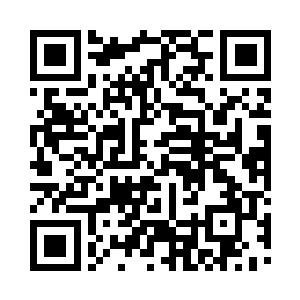 昭萱郡主被丫鬟伺候着换了干净的衣物二维码生成