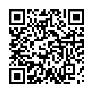 是两扇特别宽大厚重的酒红色的大铁门二维码生成