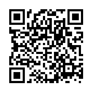 是由一块又一块规整的青石板铺成的二维码生成