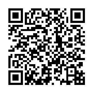 显示的是那些奴隶终于从废墟中挖出一块黑色的残缺石碑二维码生成