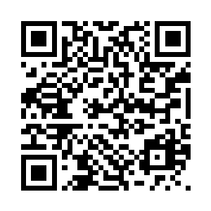 曹仁手中的玄武盾便快速地挡了过去二维码生成