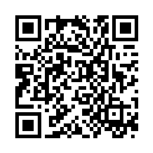 曹芹不知道什么时候走到了赵纯良的身边二维码生成