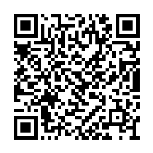 最先说话的那个警察听到曾小美同意了他的提议二维码生成