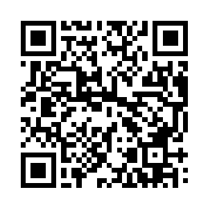 月灵娇嗔着就要推开月鼎天独自离去二维码生成