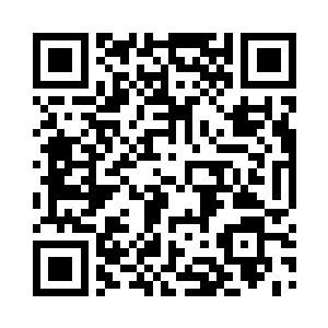 月色下她的灰色衣衫好似度了一层银光似的二维码生成