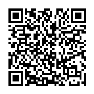 有一处地方却有着非常明显的一个黑影在空中悬浮着二维码生成