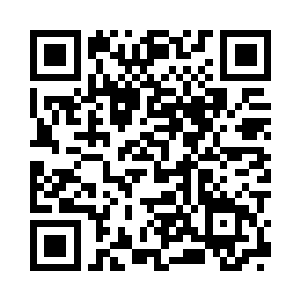 有些痛苦的表情开始出现在白人姑娘的脸上二维码生成