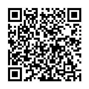 有很多老人以一种近乎贪婪的方式呼吸着这一日的空气二维码生成