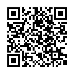 服务员简直闹不清眼前这帮人到底是什么人了二维码生成