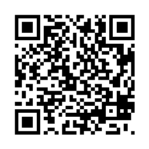 望着铭刻在溶洞四周的那些古老印记二维码生成
