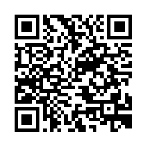 朝停在正门口的黑色劳斯莱斯车子走去二维码生成