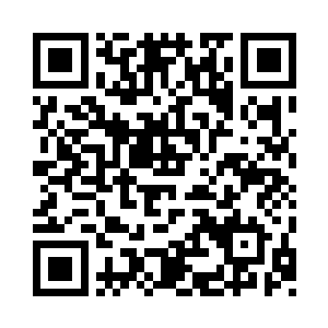 朝着对面慢吞吞走过来的人直接冲了上去二维码生成