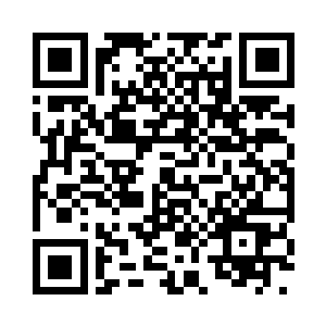 朝着看着她的柳非笑和曲承泽眨了眨眼睛二维码生成