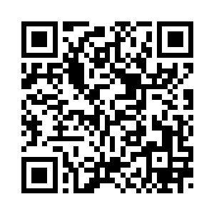 朱祐樘拉住了儿子略微发凉的双手二维码生成