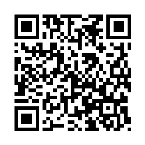 李奇看到几乎每张桌上都摆放着一盘臭豆腐二维码生成