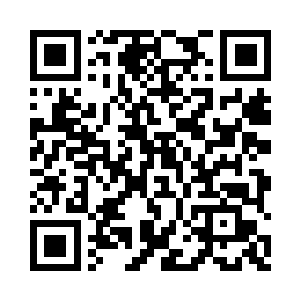 李川沿着一条搭建在悬崖峭壁上的小路行走着二维码生成