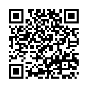 李思辰正在对林思雨和谭笑笑进行着吩咐二维码生成