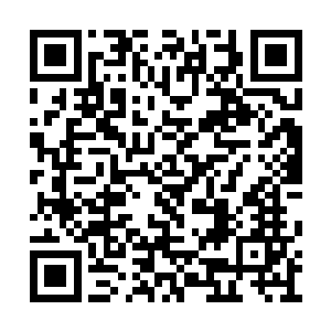 李清探出空着的那只手在哑娘的额头点了一下道二维码生成