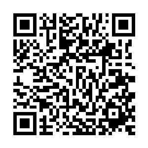 李进的宝刀早把那兵士的头颅如同一个西瓜般生生地砍开两半二维码生成