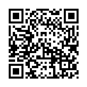 杜克走进了华纳大楼的顶层会议室二维码生成