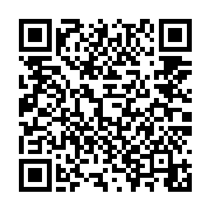 杜克这时听到了熟悉的高跟鞋落在地板上面的声音二维码生成