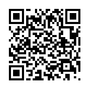 杜薇心中的小人露出一抹狡黠的微笑二维码生成