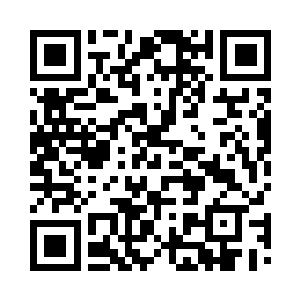 来来往往的人并没有注意到这几个人二维码生成