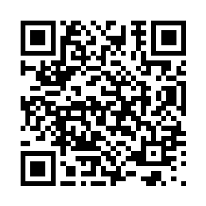 杨庆顺手将聘礼放在了一旁的茶几上二维码生成