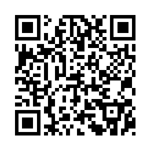 杨晓芸身上穿着的是一套粉红色的低胸长裙二维码生成