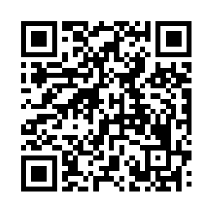 林赫威眼睛认真的盯着面前的这个男人二维码生成