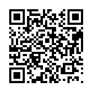 染血的战刀在文丑的尸体上擦干血渍二维码生成