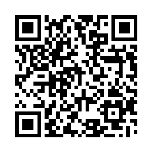 柳逸尘他们幸运的弄到了一个二楼的包厢二维码生成