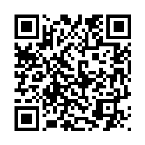 柳逸尘在罗总的旁边弄个地方下杆二维码生成