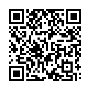 格斯看了一眼在前面默默行走的姐姐二维码生成