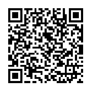 梁国威后边来的两个战友无疑是和其他战友不一样的二维码生成