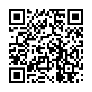 梅西非常沉着冷静的一脚将足球踢进了球门二维码生成