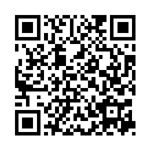 梓箐就看到两个人影在那里焦急的来回踱步二维码生成