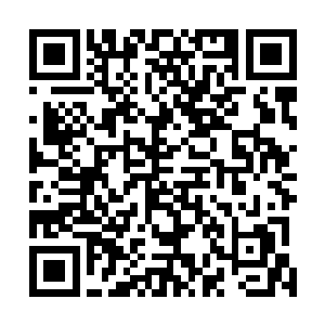 梓箐感应到一股强大无匹的力量要将她拉进那个黑球里面二维码生成