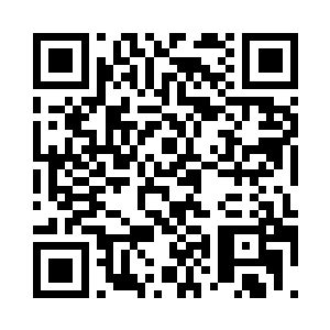 椭圆的钻石压在白金上戒指有些偏重二维码生成