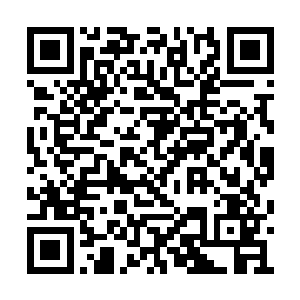 欧阳志远在车里看到了工地上霍英杰的苗条身影二维码生成