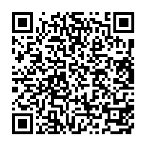 欧阳香还透过仙舟的舷窗指点着下方的大陆给许紫烟讲解着风土人情二维码生成