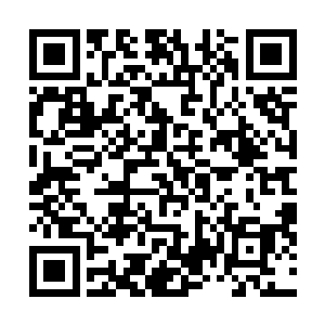 正在一寸一寸搜索那些屋顶轮廓上隐蔽得很小心的狙击手二维码生成