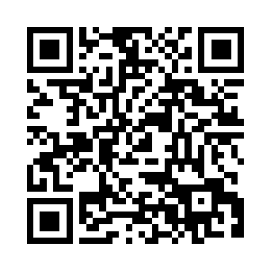 正对着两名身着铠甲的守卫嚷嚷着二维码生成