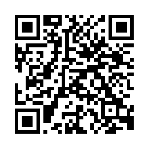正拥挤成一大群在他们的正下方仰头看着他们二维码生成