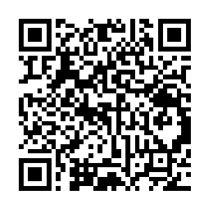 正是冲在最前边的三人首当其冲的承受了霍君白摆出的劲气二维码生成